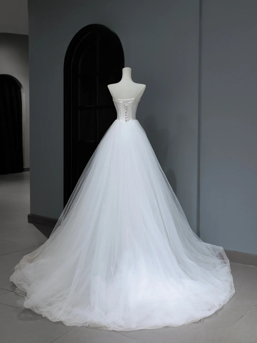 Dream Long Wedding Gowns Ball Gown Strapless Sleeveless Simple Bohemian Style for Bride With Corset Fitted Bridal Dress AS370