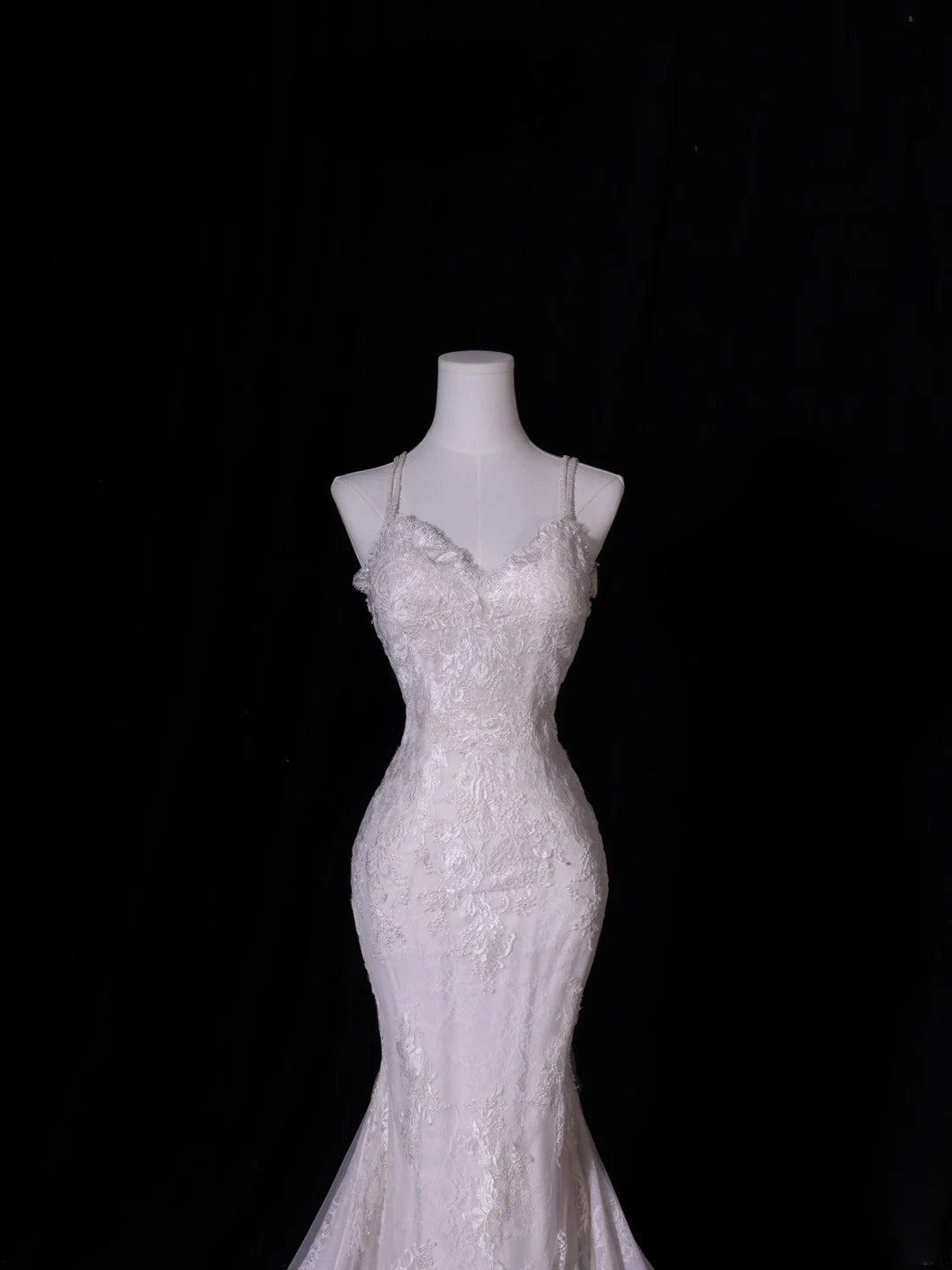 Classic Mermaid Spaghetti Strap Lace Tulle Wedding Gown Style for Bride With Fitted Petite Plus Size Bridal Dress AS412