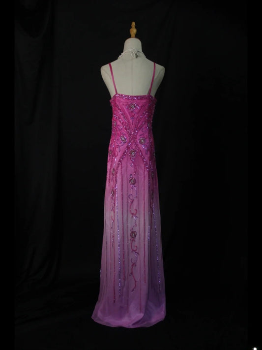 Robe de bal longue vintage années 1950, coupe trapèze, dos nu, en mousseline blanche et rose ombrée, avec corsage perlé. Inspiration robe de soirée pour femme (AS435).