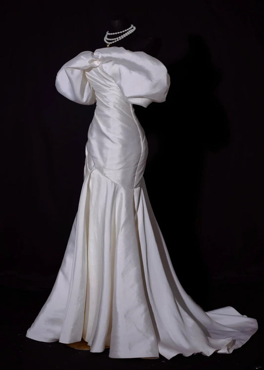 Classic Long Wedding Gowns Mermaid Off The Shoulder Satin Style for Bride With Pleated Bodice Train White Bridal Dress AS451