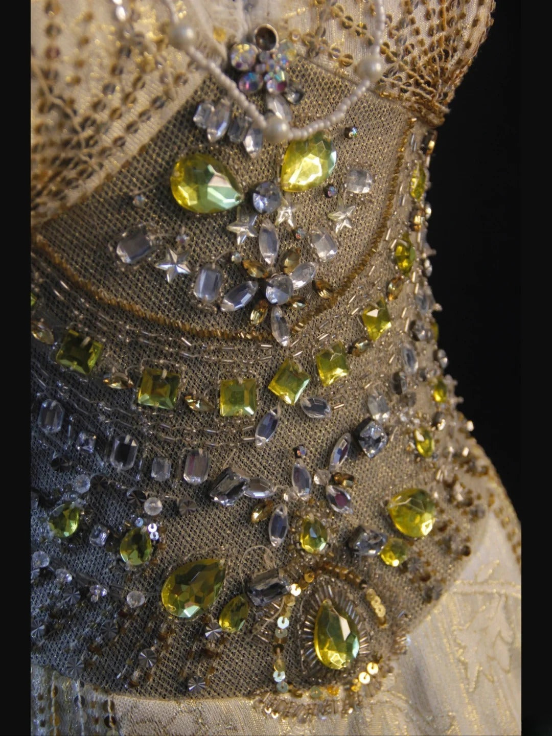 Robe de bal longue sirène rétro années 80, dos nu, en tulle champagne à sequins. Inspiration pour une tenue de 22e anniversaire. Robe de soirée AS471