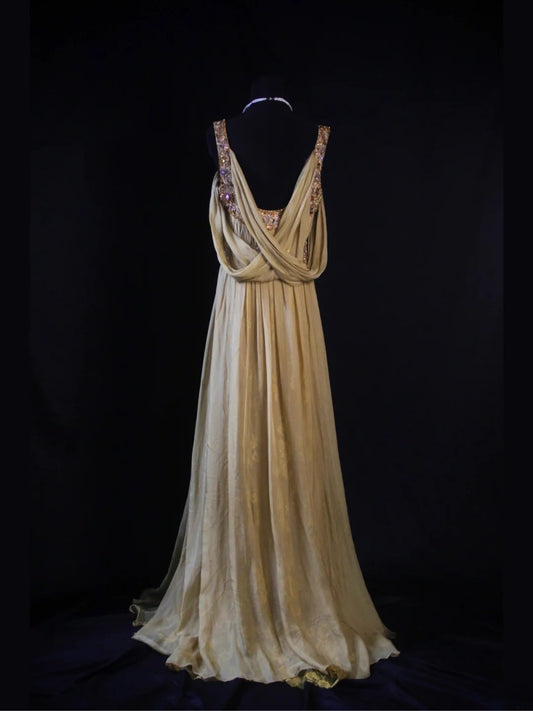 Robe de bal longue vintage années 80 en mousseline, col bénitier et perles, coupe trapèze, ornée d'un corsage. Inspiration robe d'anniversaire ou robe de soirée pour femme AS479