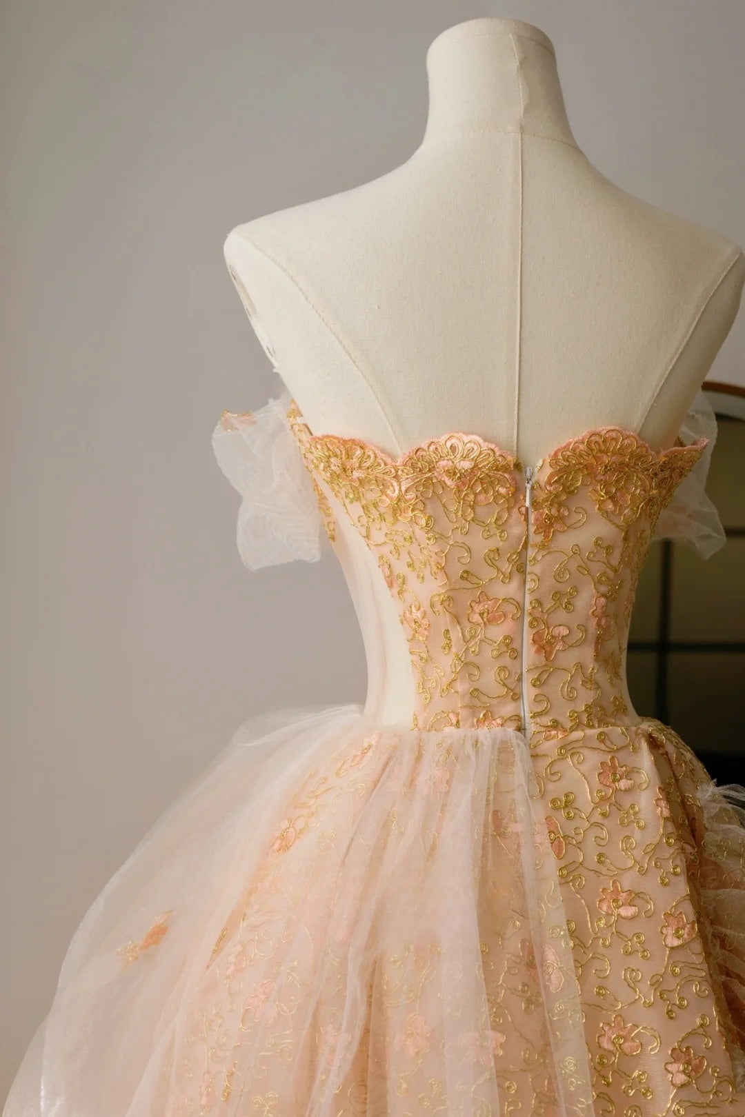 Robe de bal élégante sans bretelles jaune, longueur au sol, en tulle, tenue de soirée, tenue d'anniversaire, robe de bal AU020