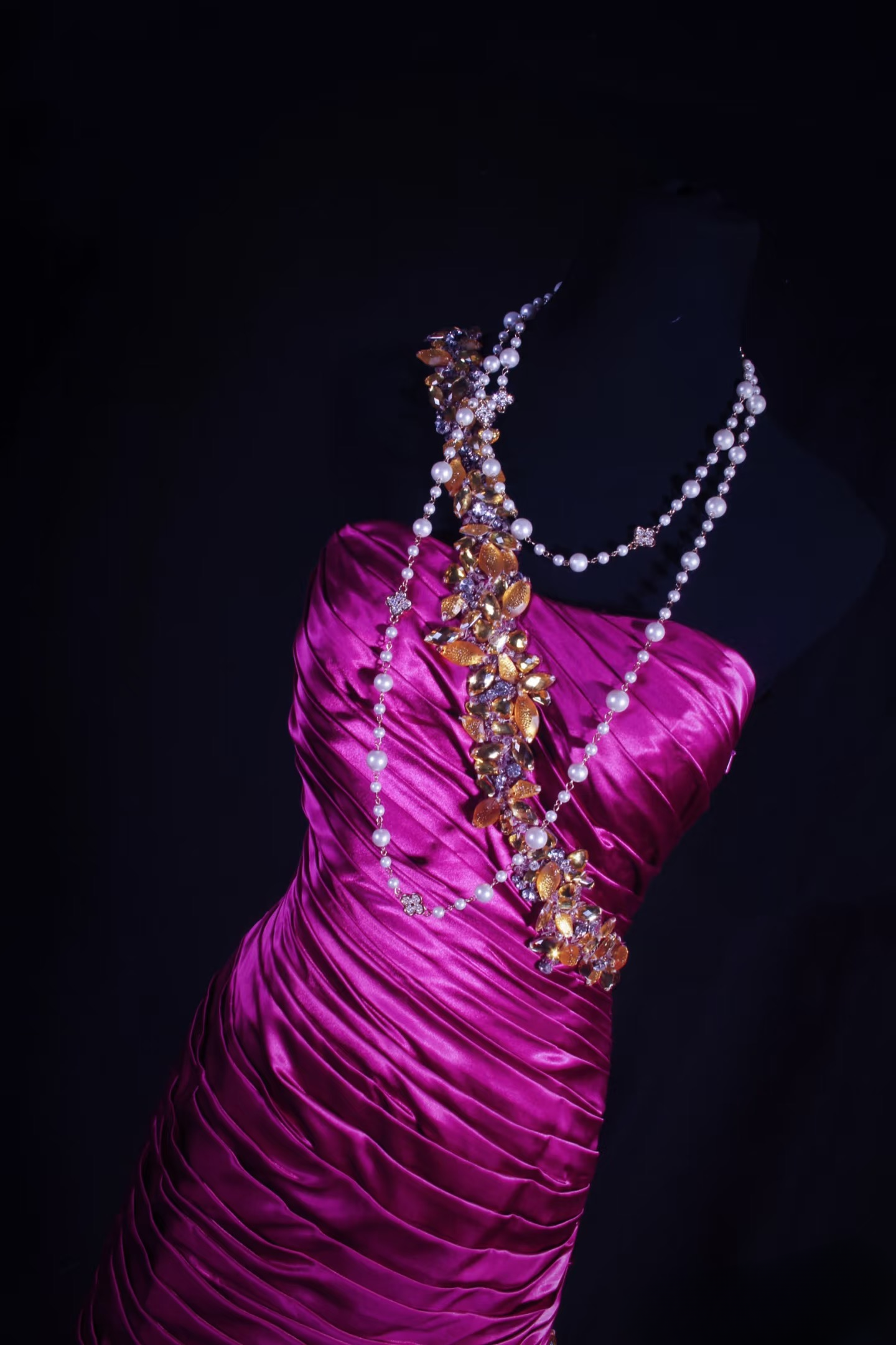 Robe de bal rétro sirène asymétrique fuchsia en satin perlé style vintage, robe de soirée longue AU028
