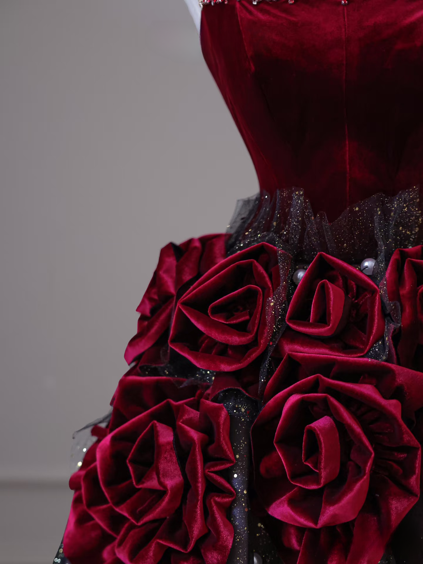 Sexy Ball Gown Off The Shoulder Tulle Short Sleeves Red Floor Length Stunning Prom Dresses Inspiration High School Dance Dress Princess Graduation Gown AU041