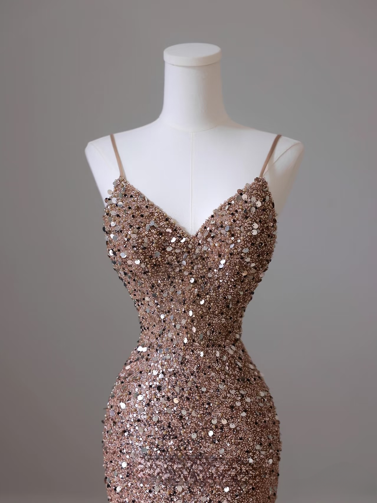 Elegante Meerjungfrau Spaghettiträger Pailletten Lange Atemberaubende Ballkleider Inspiration Ballkleider Prinzessin Abschlusskleid AU050