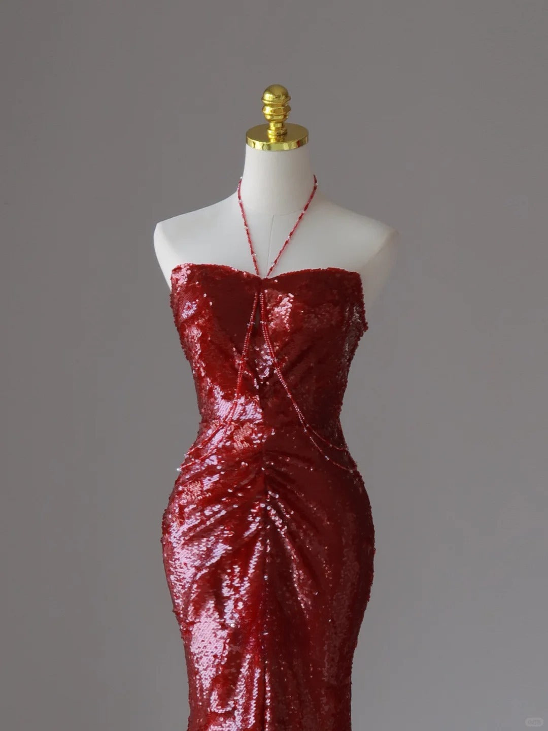 Charming Mermaid Halter Wine Red Sequins Sleeveless Long Prom Dresses Pleated Prom Gowns AU085