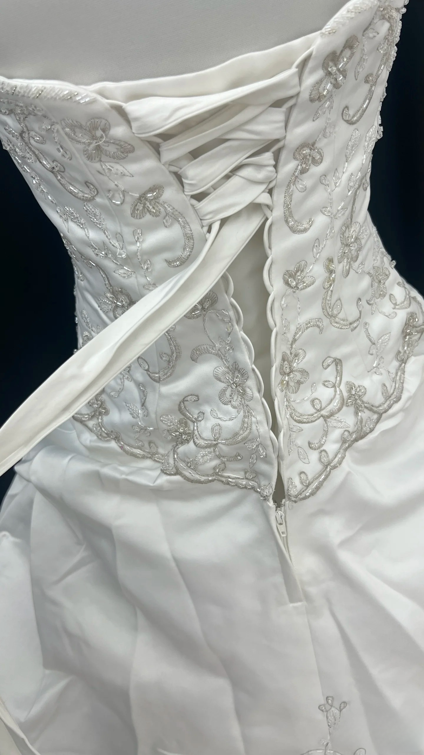 Robe de mariée rétro style années 60, bustier cœur en satin, longue, inspirée des robes de mariée AU113