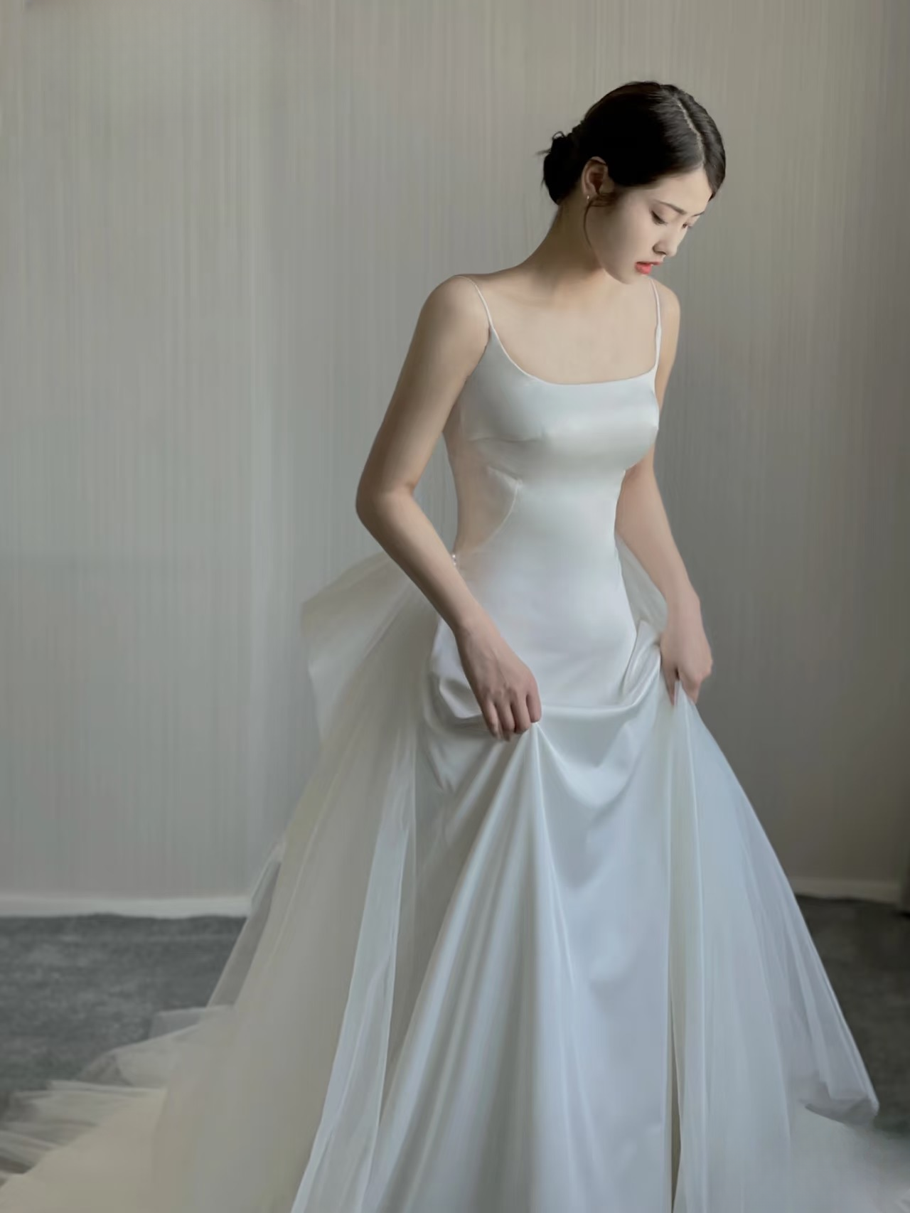 Dream Mermaid Spaghetti Straps Sleeveless Satin White Wedding Dress Fairy Formal Brides Gown Wedding Dresses AU165