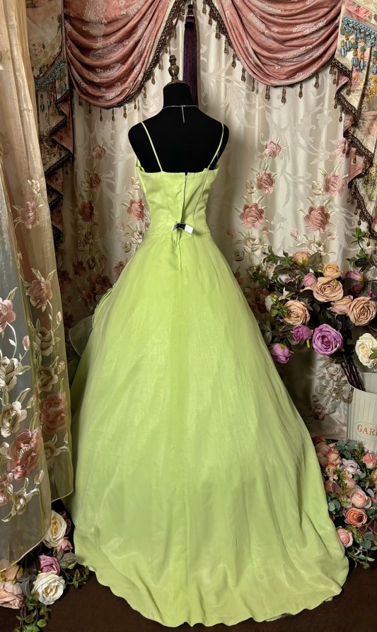 Vintage Ball Gown Spaghetti Strap Bud Green Sleeveless Multi Layers Prom Dress Long Quinceanera Dresses Sweet 15 16 Birthday Gown AU281