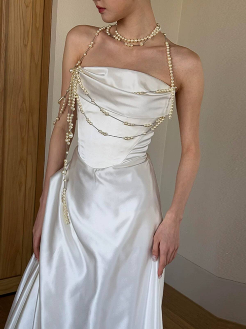 Robe de mariée trapèze modeste, bustier, sans manches, en satin blanc, longue, style conte de fées, pour l'automne, AU314