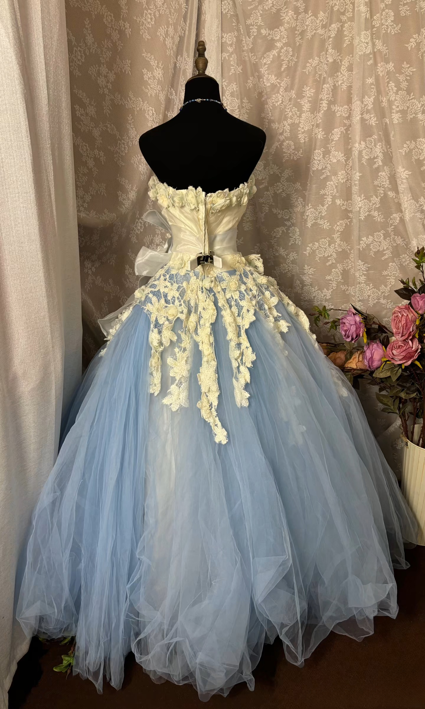 Robe de bal unique sans bretelles en tulle bleu avec dentelle appliquée, longue, pour quinceañera, Sweet 15-16 ans, AU331