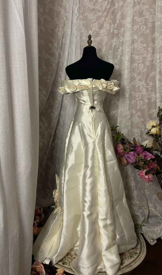 Vintage Elegant Ball Gown Off The Shoulder 60s Satin Ivory With Flowers Long Bride Dress Long Bride Dress Classy Wedding Dresses AU344