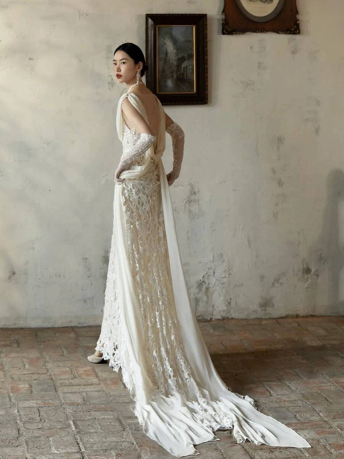 Modest Sheath V Neck Sleeveless White Lace Wedding Dress French Brides Dresses Fairytale Wedding Gown AU349