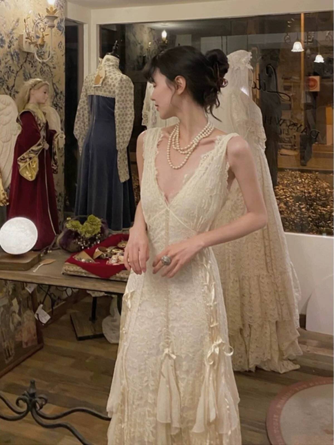 Vintage Meerjungfrau V-Ausschnitt Spitze Off White Brautkleid Lange Märchen Herbst Brautkleider AU362