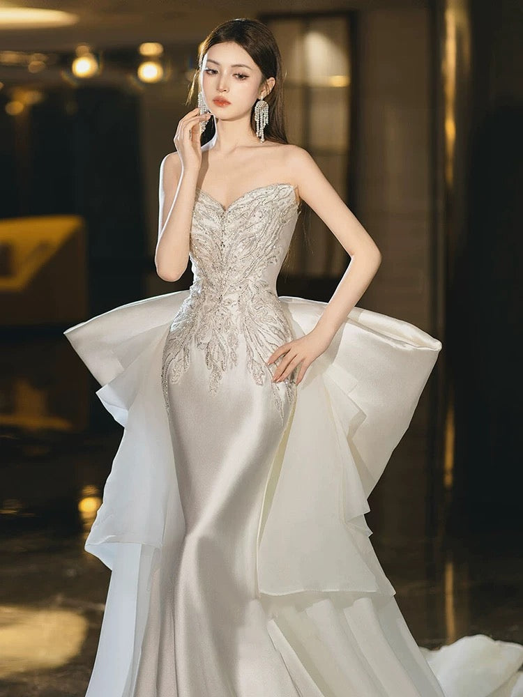 Robe de mariée longue sirène sexy en satin blanc ornée de perles et de pierres argentées - Robe de mariée élégante AU402