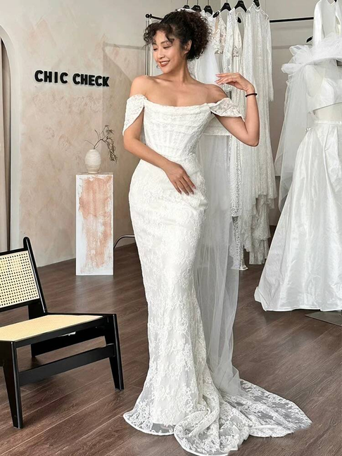 Elegant Sheath Strapless Satin White Lace Wedding Gown Fairy Bride Gown Wedding Dresses AU465