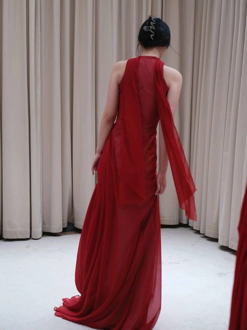 Robe de bal longue en mousseline bordeaux, élégante, col haut, style sirène, inspiration robe de bal, robe de remise de diplôme, AU485