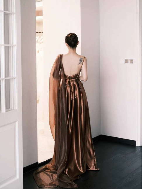 Robe de bal longue marron vintage à bretelles spaghetti, coupe trapèze, tenue de soirée pour 16e anniversaire, robe de remise de diplôme, AU490
