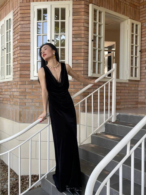 Vintage Mermaid V Neck Black Velvet Prom Dresses Long Party Dress 22th Birthday Outfits Graduation Dress AU517
