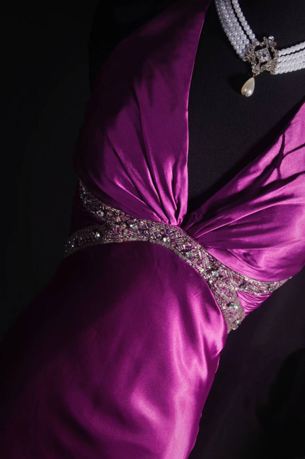 Klassische Meerjungfrau V-Ausschnitt Silber Perlen Pailletten Grape Satin Rückenfrei Langes Ballkleid Inspiration Party Senior Dance Ballkleider AU536
