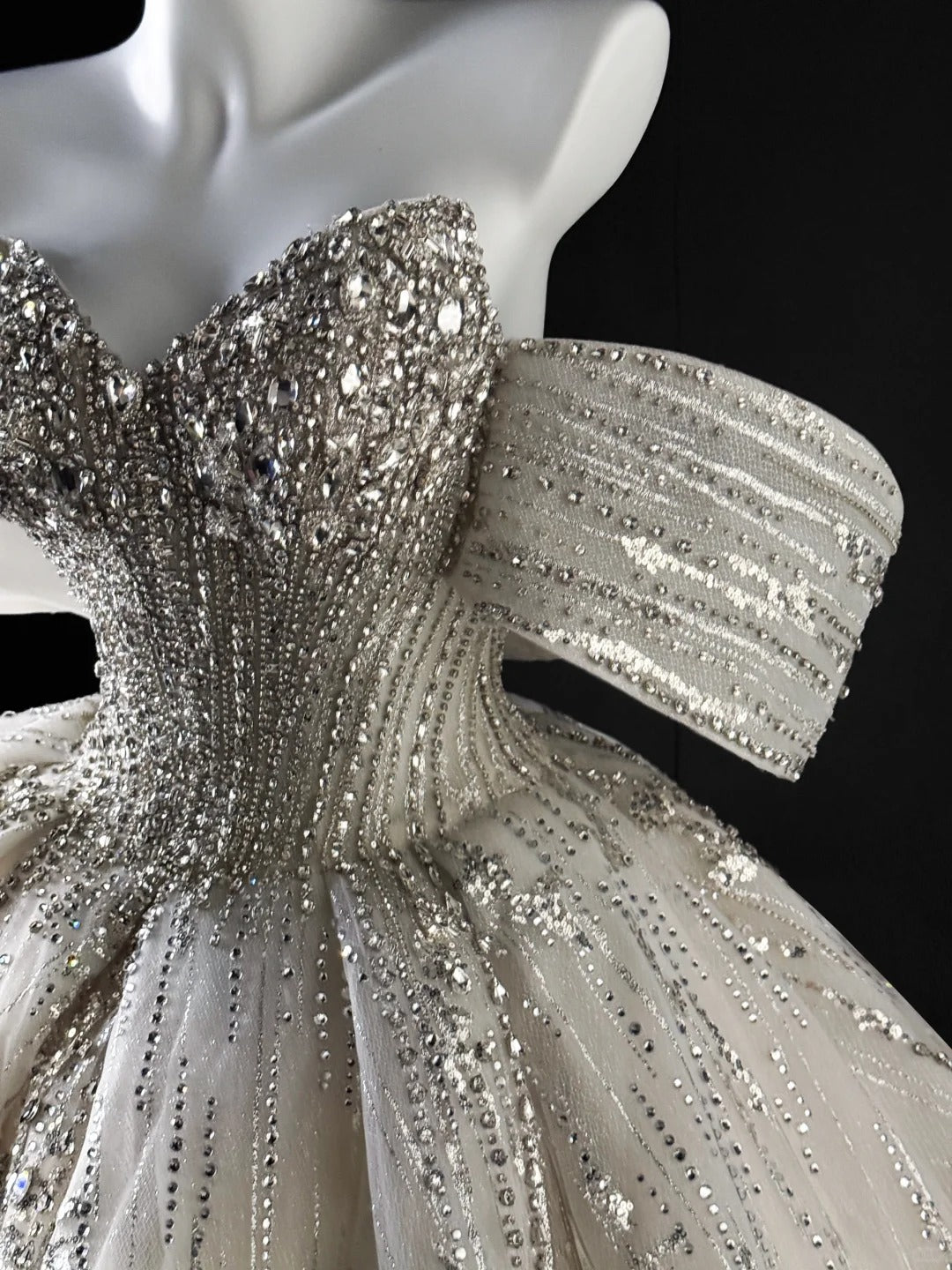Luxury Ball Gown Sweetheart Sequins Beaded Fitted Corset Wedding Dress Bride Gowns Wedding Dresses AU635