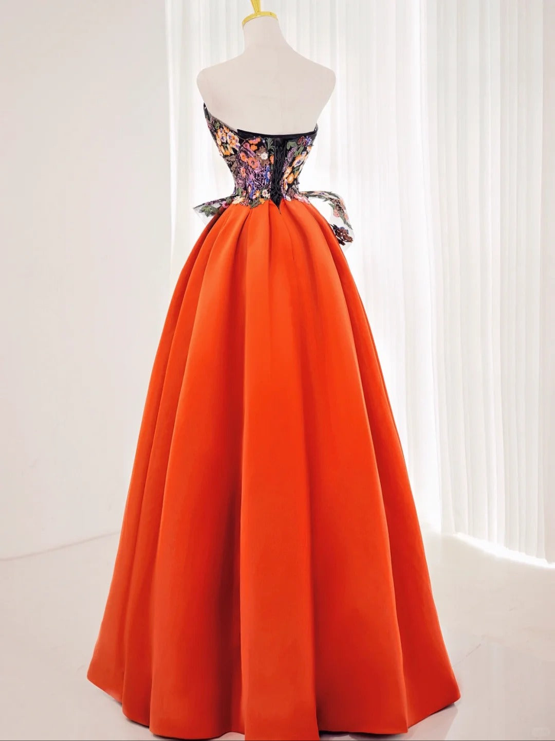 Robe de bal romantique en satin à fleurs, coupe trapèze, sans bretelles, longue, tenue de soirée, pour 21e anniversaire, robe de remise de diplôme, AU831