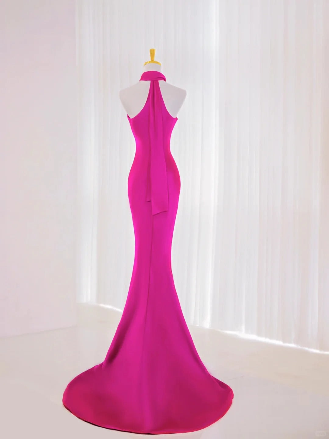 Robe de bal sirène sexy à col haut en satin rose vif, longue robe de soirée pour 18e anniversaire, robe de remise de diplôme, AU832