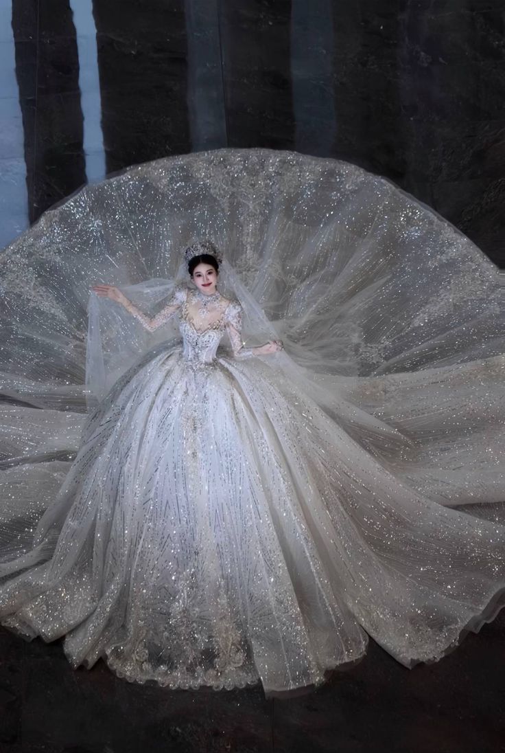 Robe de bal élégante et chic, décolleté en cœur, manches longues, paillettes, cristal blanc scintillant, robe de mariée de rêve B179