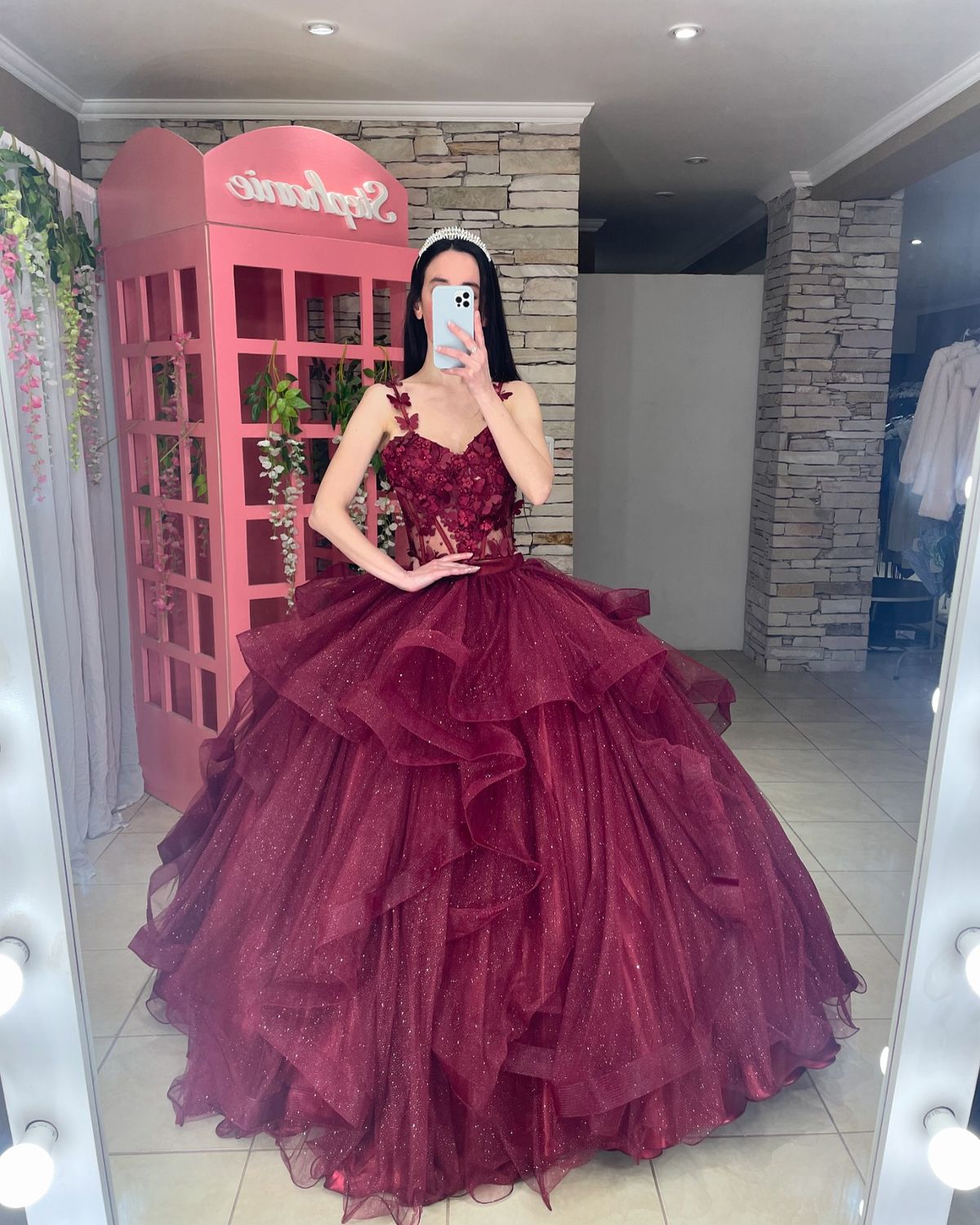 Robe de bal élégante à bretelles spaghetti bordeaux avec appliques en dentelle, robe de bal longue, inspiration tendance, robe de bal formelle