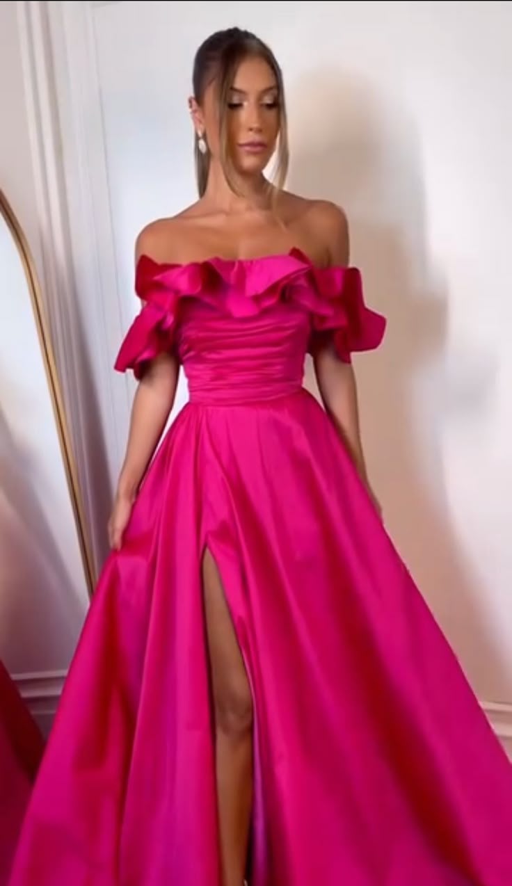 Robe de bal rose vif à épaules dénudées et coupe trapèze, robe de princesse de remise de diplôme, B271
