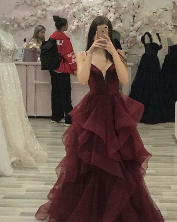Prinzessin Ballkleid Spaghettiträger Burgunderrot Lagen Lange Ballkleider Inspiration Trendige Abendkleider Formelles Ballkleid B307