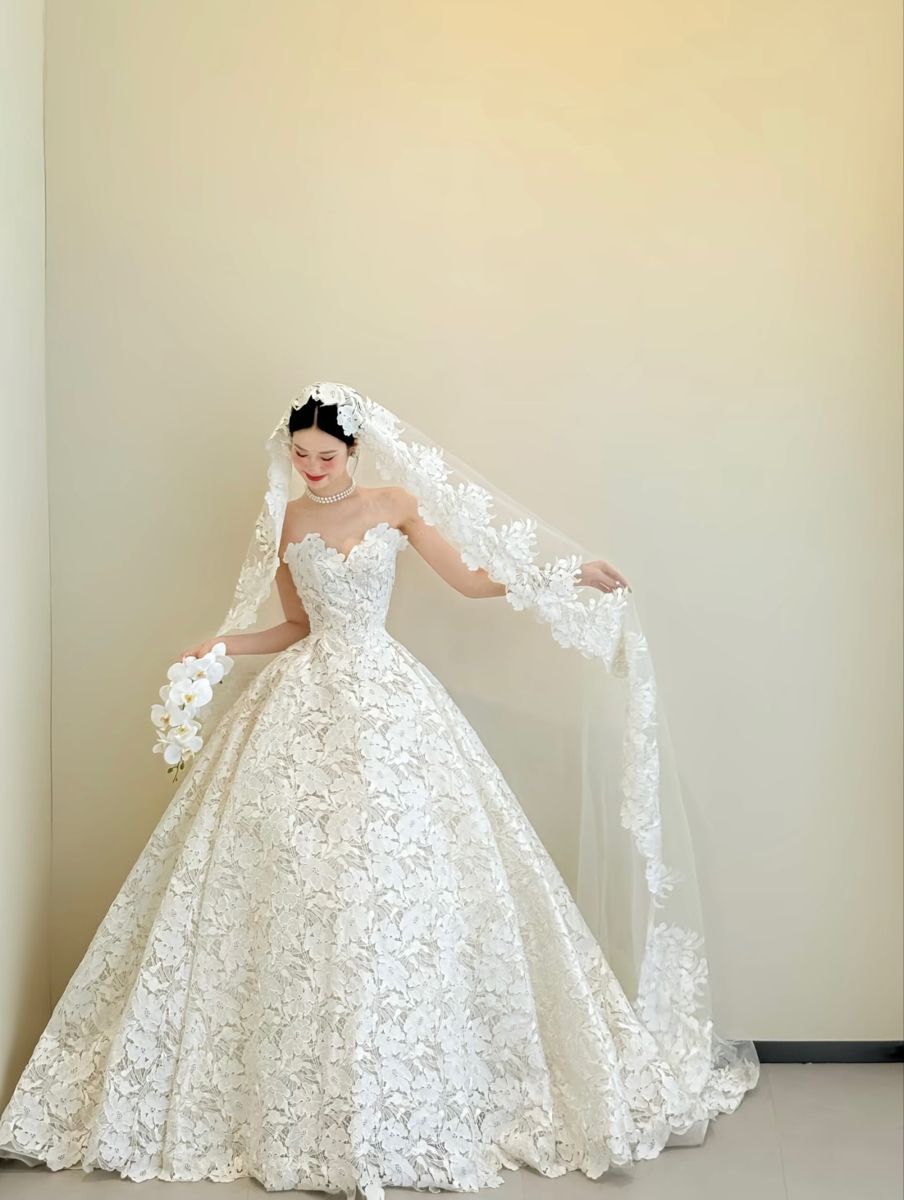 Bescheidenes Ballkleid Herzförmiger Ausschnitt Weiße Spitze Langes Brautkleid Fee Formale Bräute Brautkleider B33