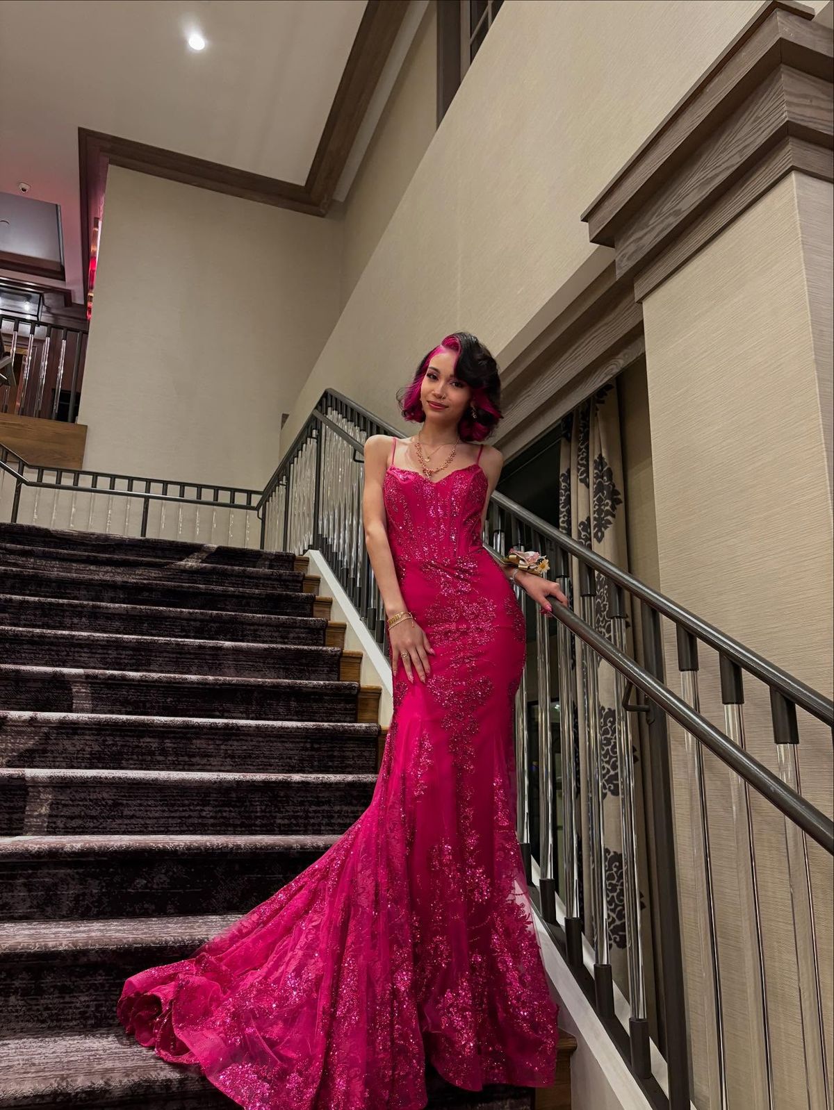 Bescheidene Meerjungfrau Spaghettiträger Rosa Spitze Ballkleider Inspiration Funkelndes Geburtstagskleid Prinzessin Abschlusskleid B359