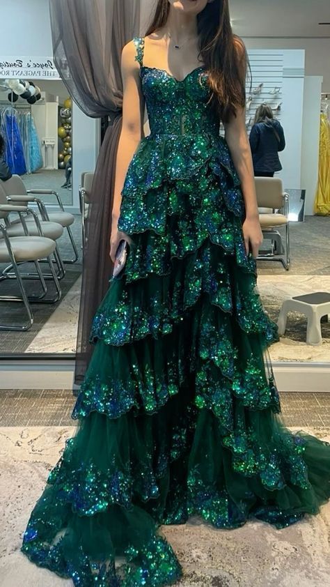 Stunning Ball Gown Spaghetti Straps Dark Green Lace Sequin Prom Dresses 2026 Inspiration Prom Dress Princess Graduation Dress B382