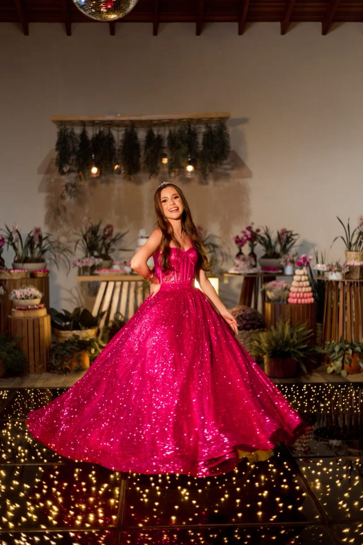 Elegantes Ballkleid mit Spaghettiträgern, ärmellos, Pailletten, rosa, Ballkleid, Inspirationsideen, Ballkleider, Partykleid B527
