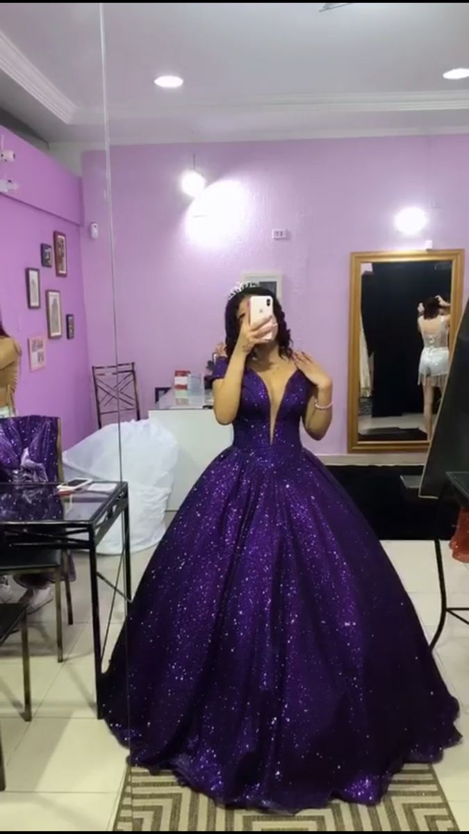 Bescheidene Quinceanera-Kleider Ballkleid aus der Schulter Lila Pailletten Geburtstagskleider Vestidos de 15 Anos Formale Party Langes Sweet 16 Kleid B590