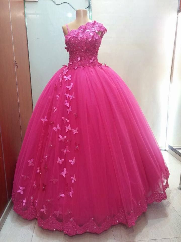 Charmante Quinceanera Kleider Ballkleid One Shoulder Tüll Hot Pink 3D Schmetterling Geburtstagskleider Vestidos De 15 Anos Formale Party Langes Sweet 16 Kleid B604