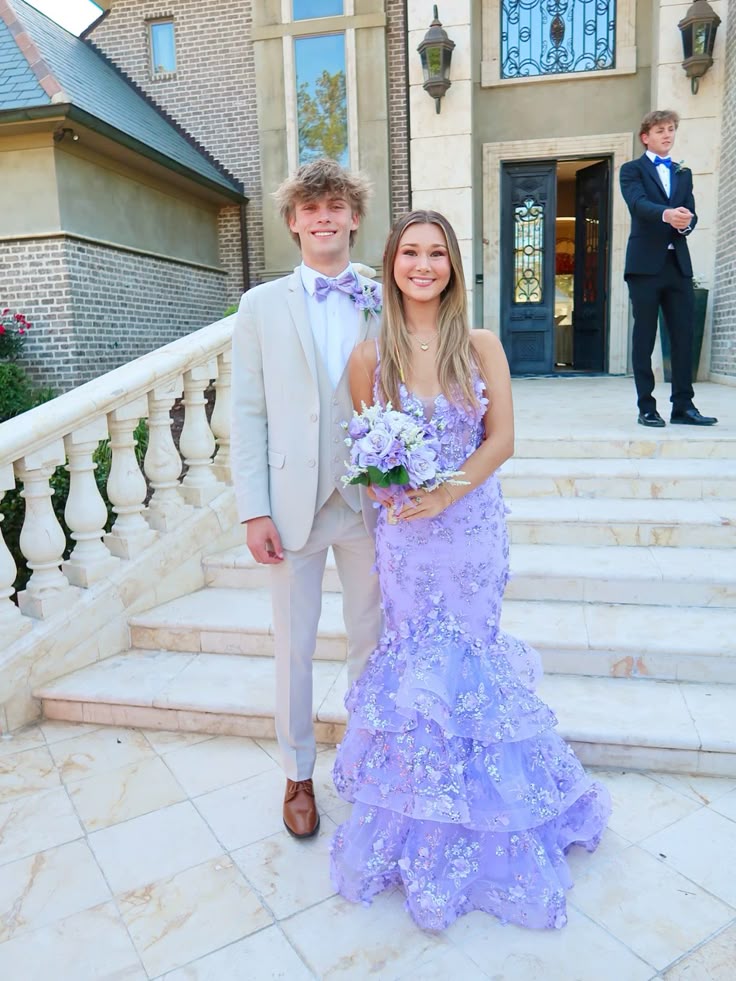 Robe de bal élégante sirène à bretelles spaghetti, en tulle lilas et dentelle, longue au sol, inspiration robes de bal B93