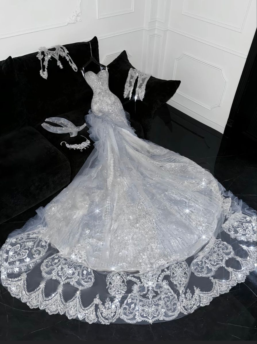 Robe de mariée sirène modeste en dentelle à paillettes et décolleté en cœur, style conte de fées, RB2833