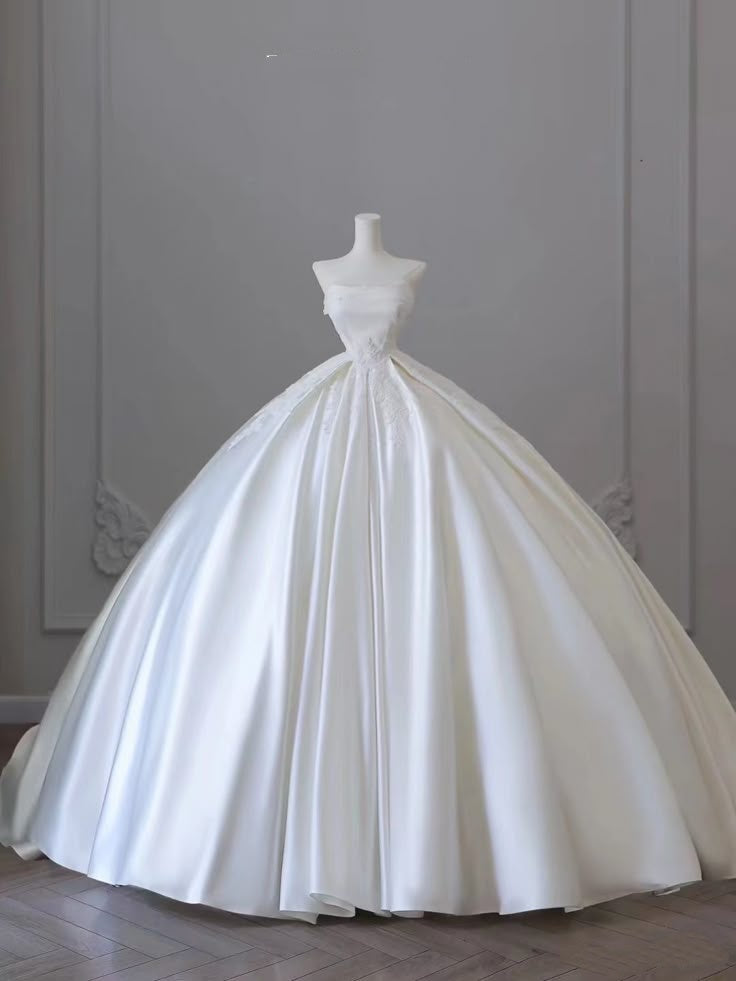 Luxury Ball Gown Strapless White Satin Lace Wedding Dress Fairytale Long Wedding Dresses RB2849