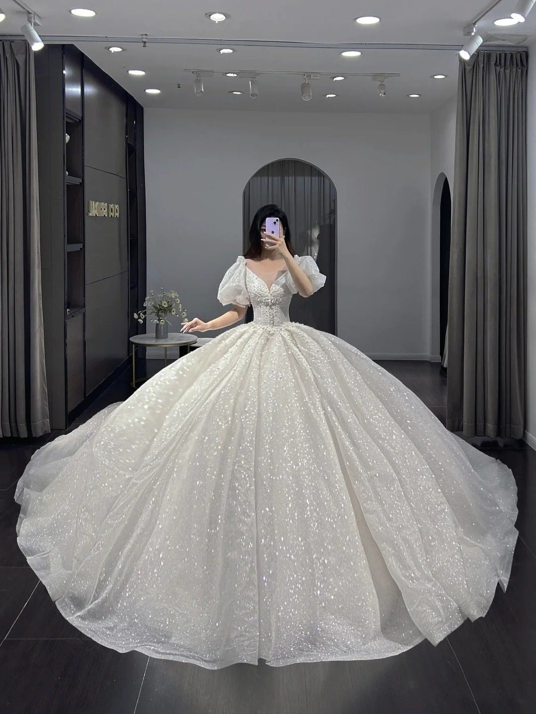 Robe de mariée longue scintillante, décolleté en V, paillettes et perles argentées, style conte de fées, RB2855