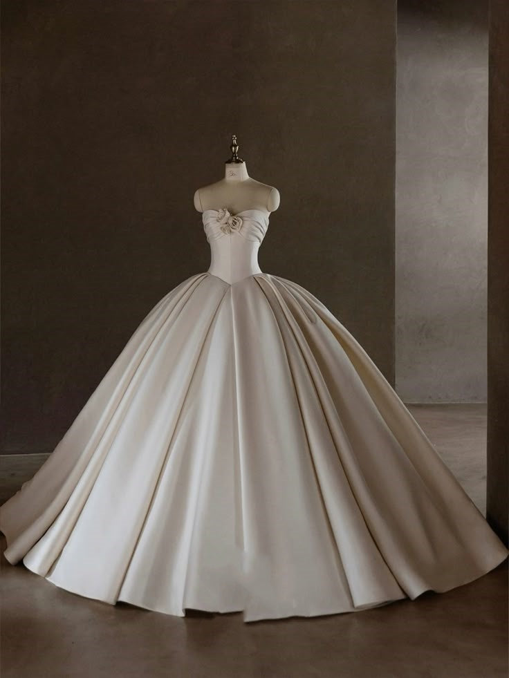 Robe de mariée blanche en satin, coupe sirène, décolleté en cœur, coupe ajustée, longue, DH2890