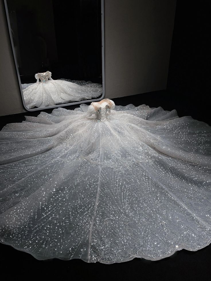 Dreamy Ball Gown Off The Shoulder White Sequins Long Sleeves Wedding Dress Fairy Formal Wedding Dresses B40