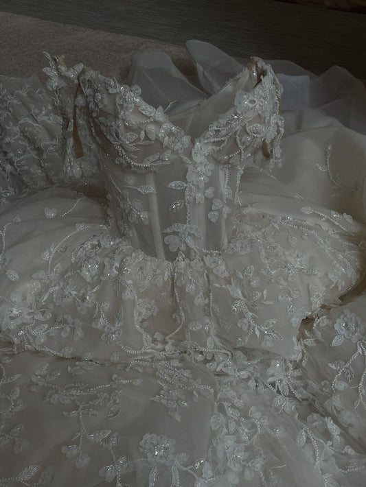 Elegant Ball Gown Off The Shoulder Lace Beaded Fitted Wedding Dress Long Bridal Gown Wedding Dresses DH2913