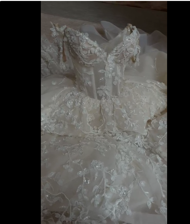Robe de mariée élégante, épaules dénudées, en dentelle, avec perles, ajustée, longue, DH2913