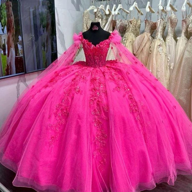 Robe de bal mignonne en tulle rose vif avec décolleté en cœur et fleurs 3D appliquées, robe de Quinceanera Sweet 15/16 DH3026