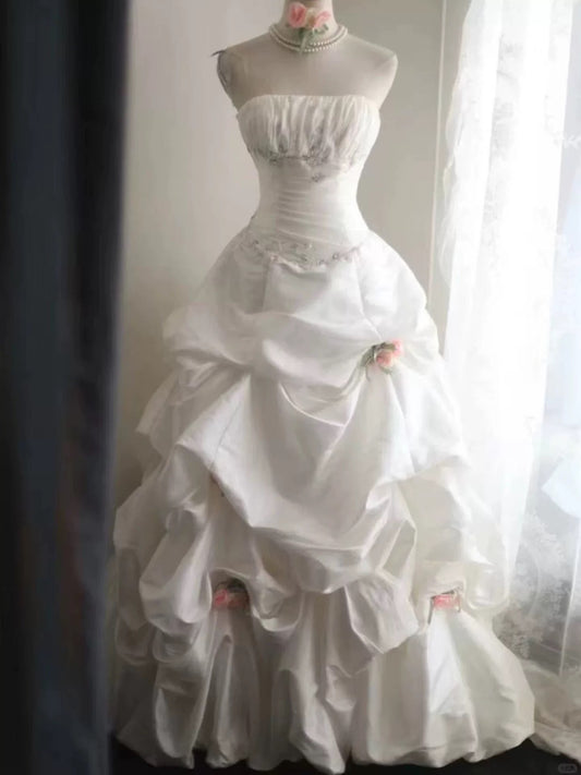 Timeless Wedding Dresses Ball Gowns Strapless White Satin With Flowers Summer Garden Wedding Dress N4085