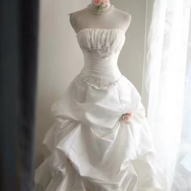 Timeless Wedding Dresses Ball Gowns Strapless White Satin With Flowers Summer Garden Wedding Dress N4085