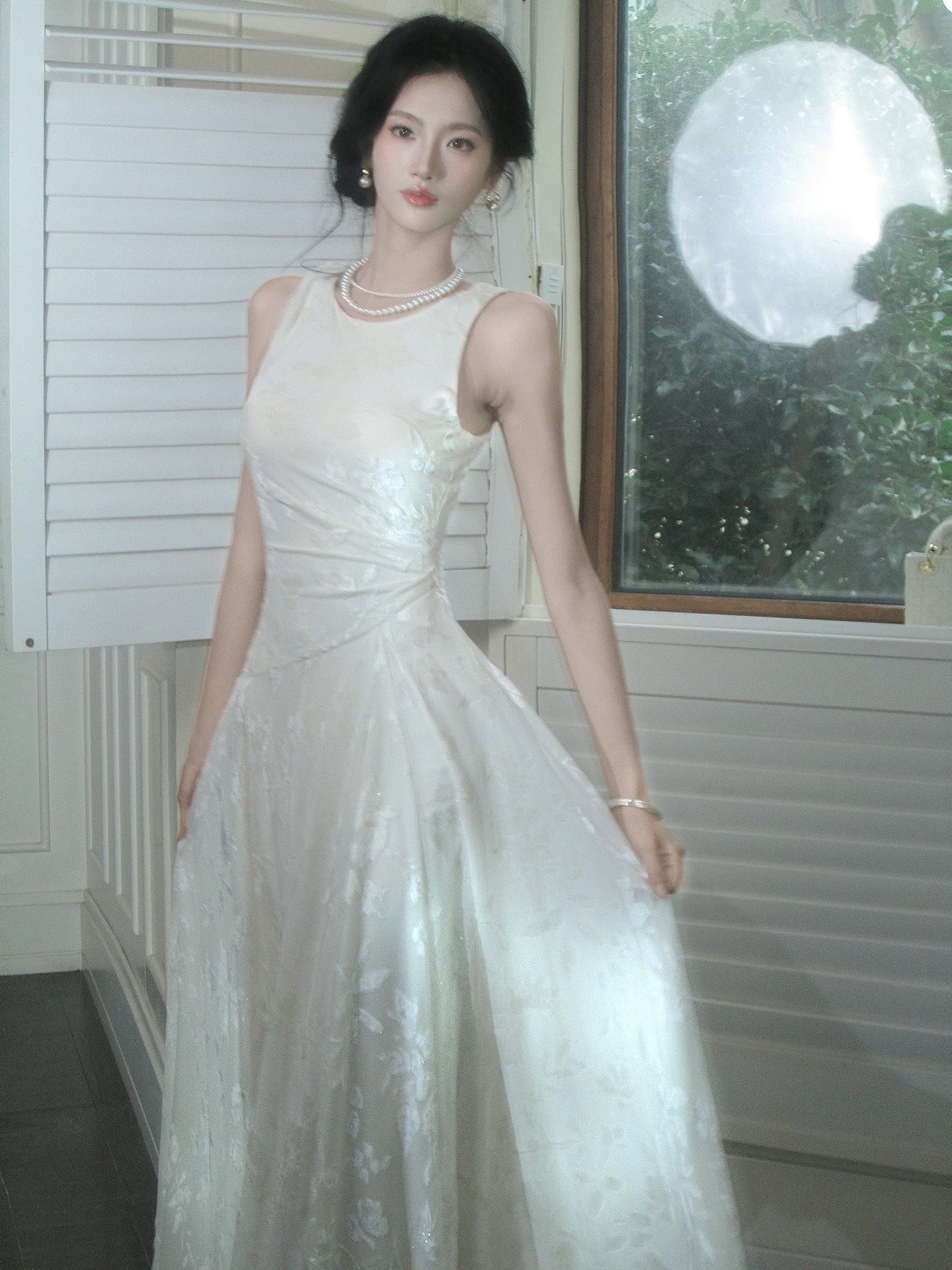 Robes de Soirée/Demoiselle d'Honneur Longues Simples en Dentelle Blanche Col Rond Coupe A N2085